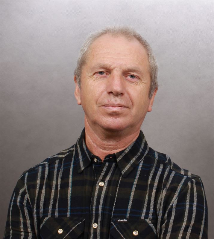 Помощник по хозяйству Николай
