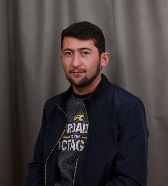Садовник Равшан