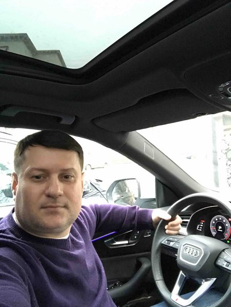 Работа в VIP семье на автомобиле Ауди Q8, возил руководителя и членов его семьи.