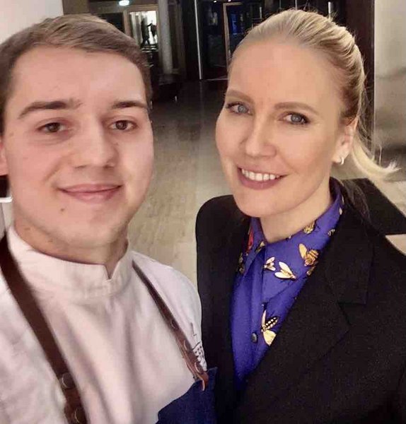 Одна из гостей на нашем ужине