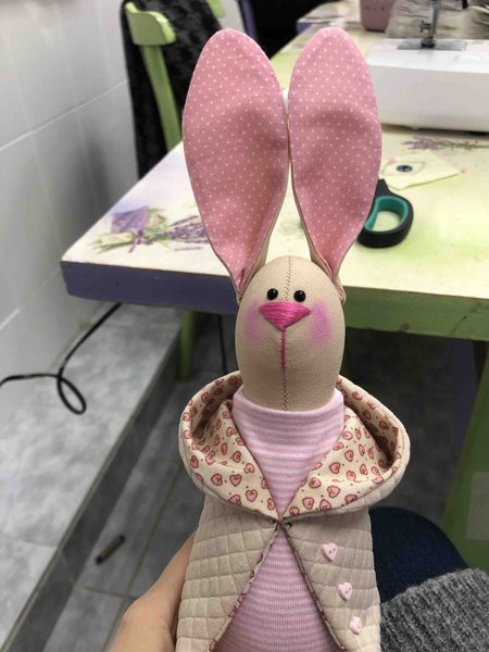 Процесс пошива кролика в стиле Тильда