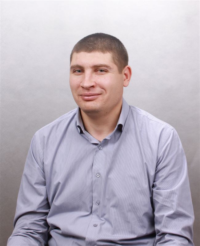 Помощник по хозяйству Олег