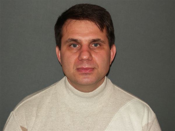 Помощник по хозяйству Виктор