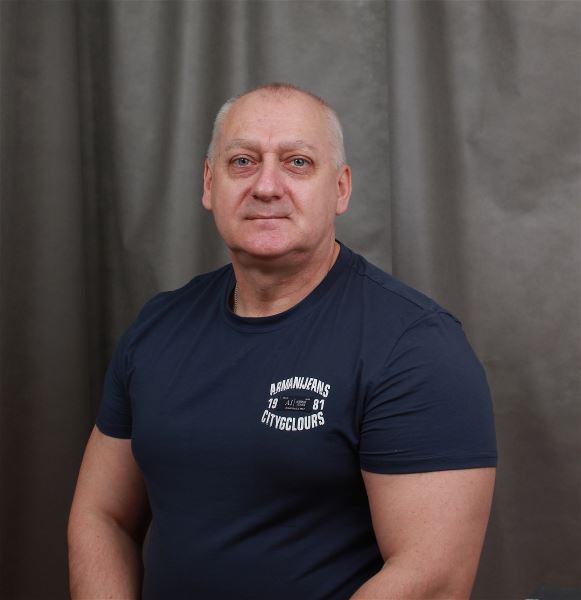 Помощник по хозяйству Андрей