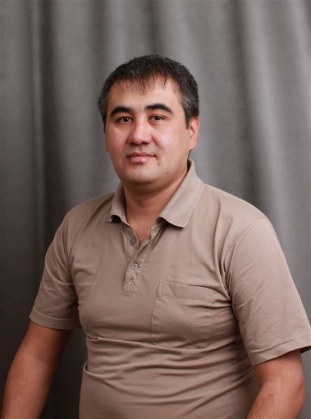 Помощник по хозяйству Отабек