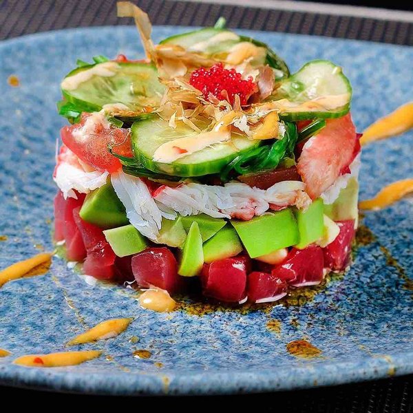 Мильфей с морепродуктами и сладким перечным соусом…