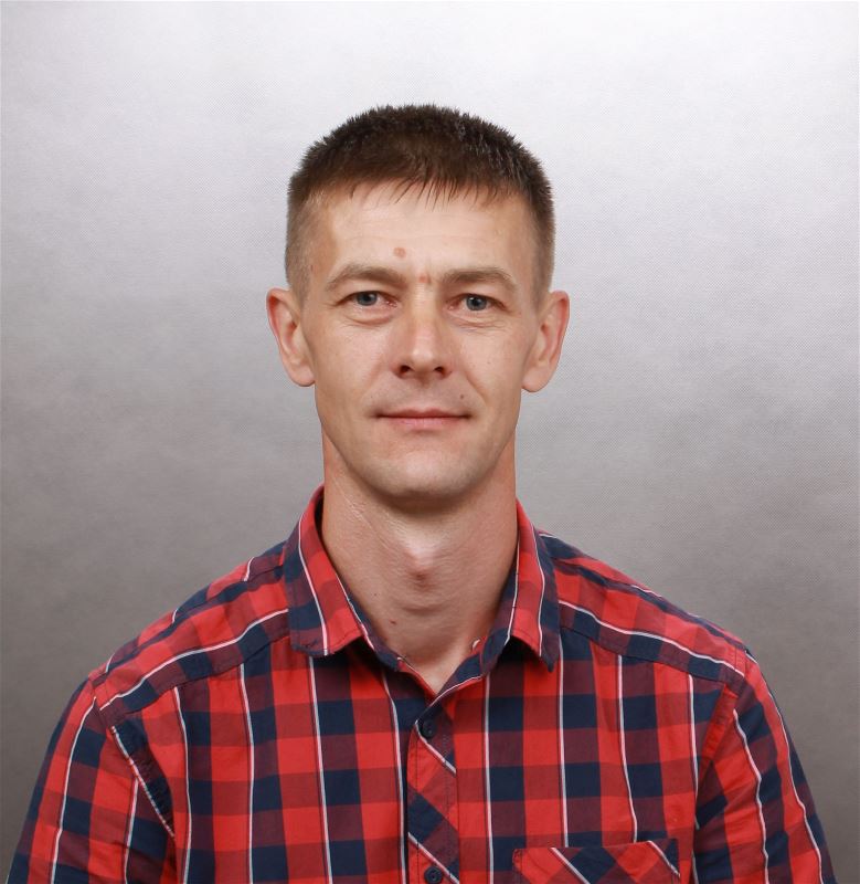 Помощник по хозяйству Игорь