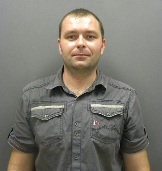 Помощник по хозяйству Денис