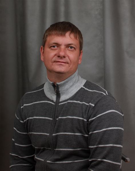Помощник по хозяйству Александр