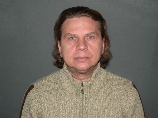 Помощник по хозяйству Юрий