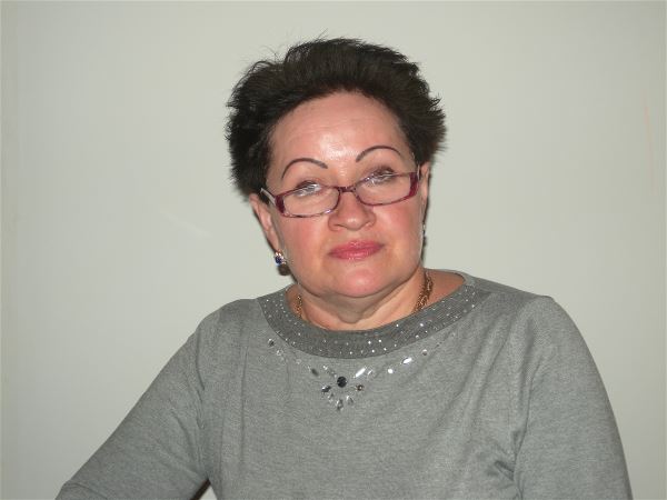 Няня Лариса