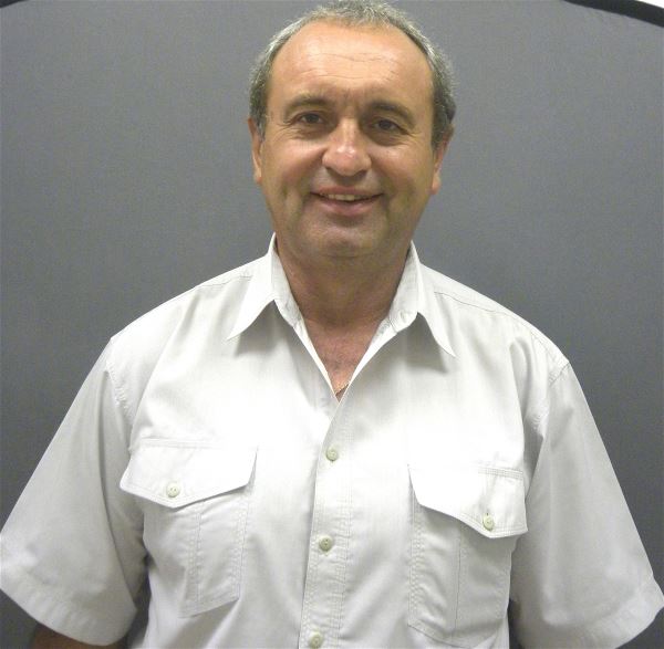 Помощник по хозяйству Валерий