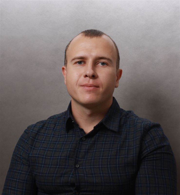 Помощник по хозяйству Александр