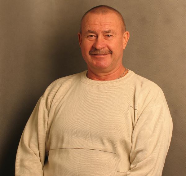 Помощник по хозяйству Виктор