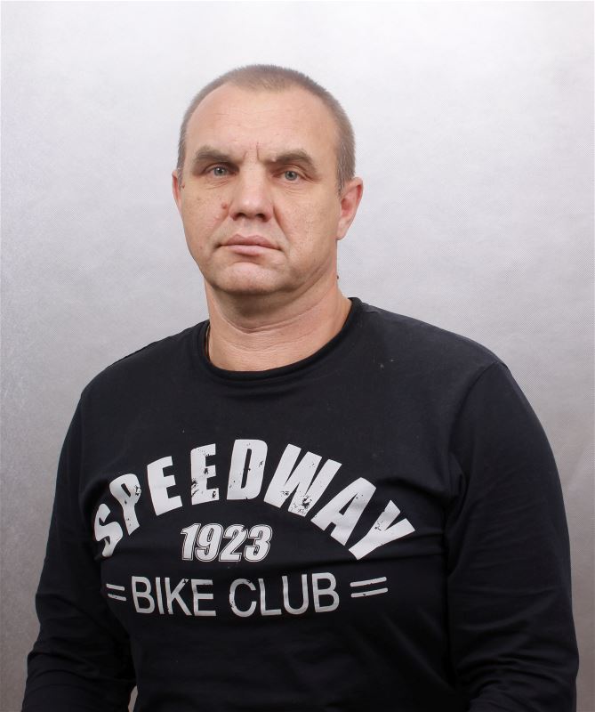 Помощник по хозяйству Александр