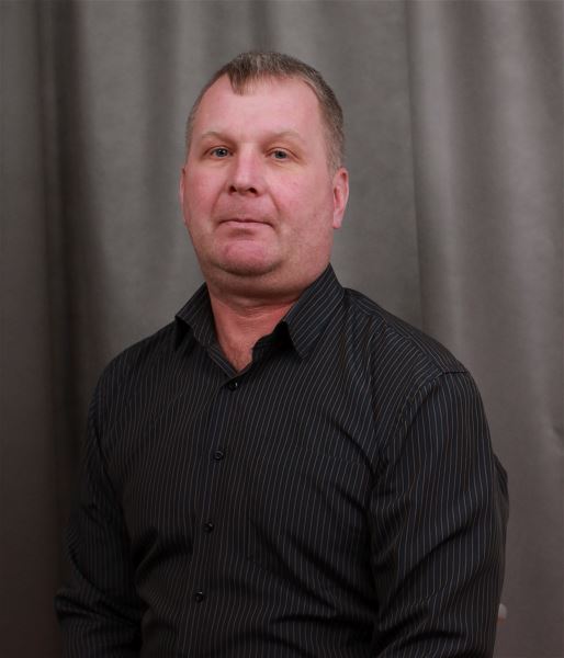 Помощник по хозяйству Валерий
