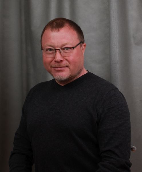 Помощник по хозяйству Игорь