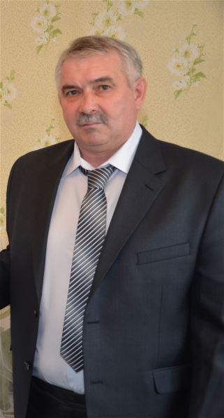 Помощник по хозяйству Анатолий
