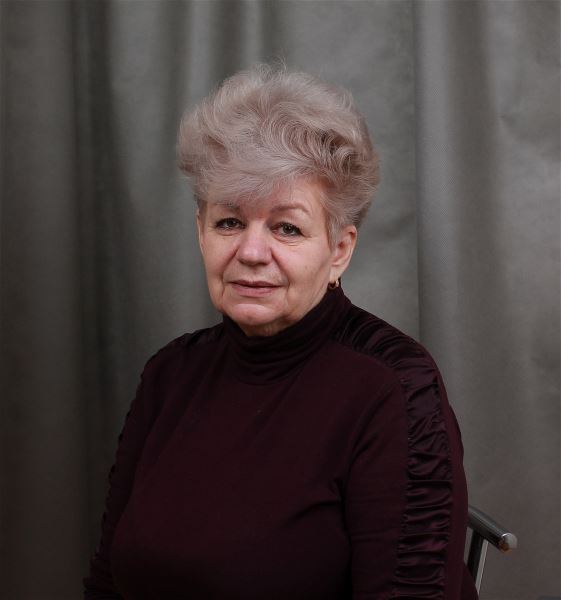 Няня Лариса