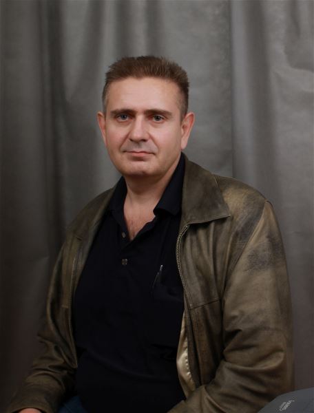 Помощник по хозяйству Виталий