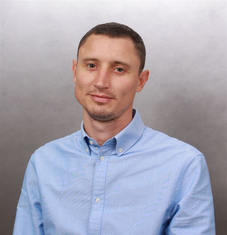 Помощник по хозяйству Александр