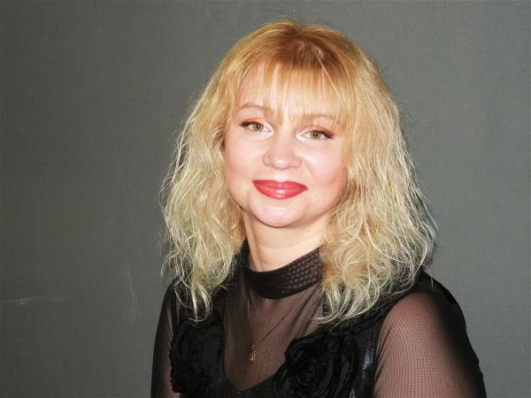 Домработница Елена