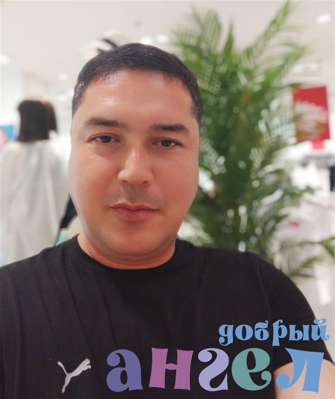 Помощник по хозяйству Тахир