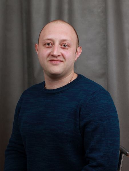 Помощник по хозяйству Дмитрий