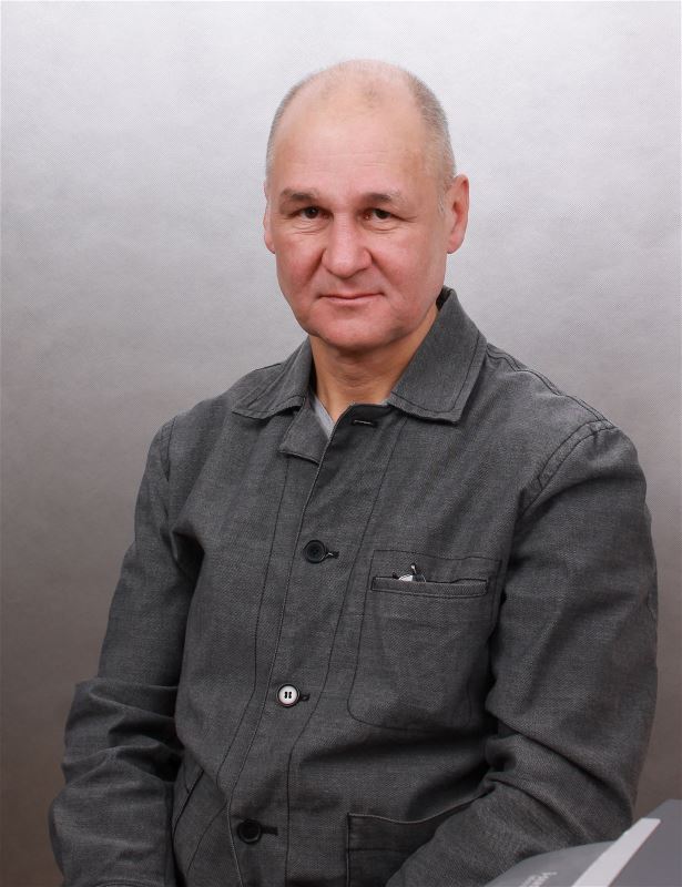 Помощник по хозяйству Михаил