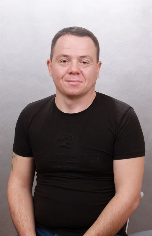 Помощник по хозяйству Валерий