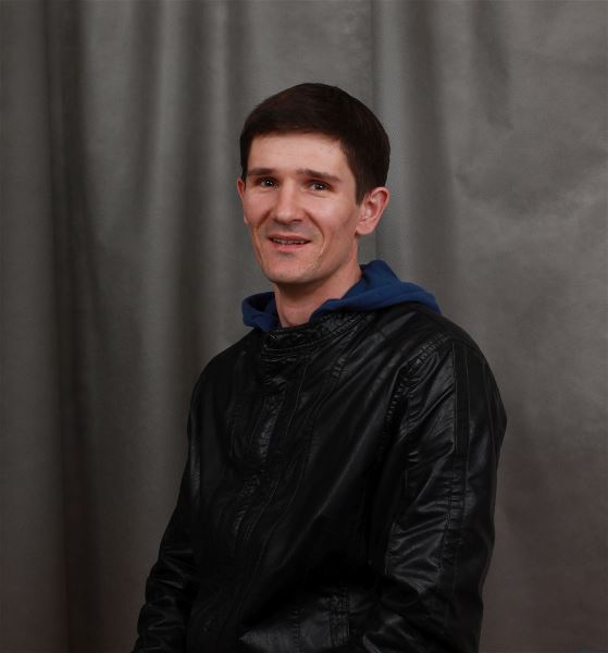 Помощник по хозяйству Александр