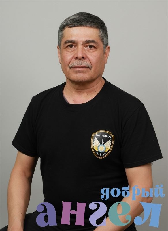 Помощник по хозяйству Гафур