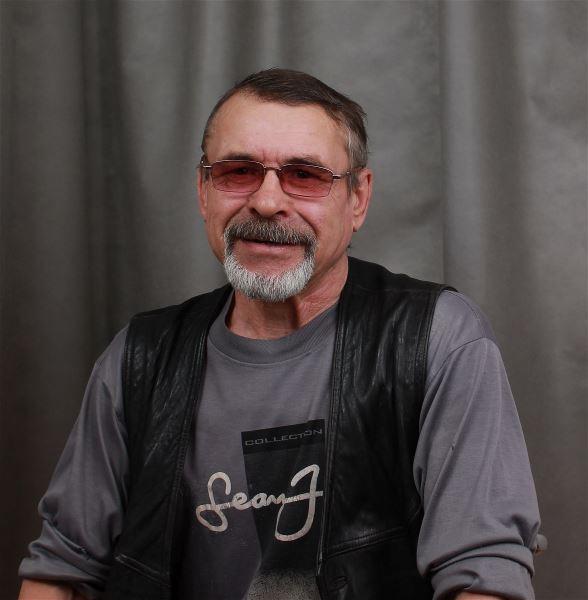 Помощник по хозяйству Владимир