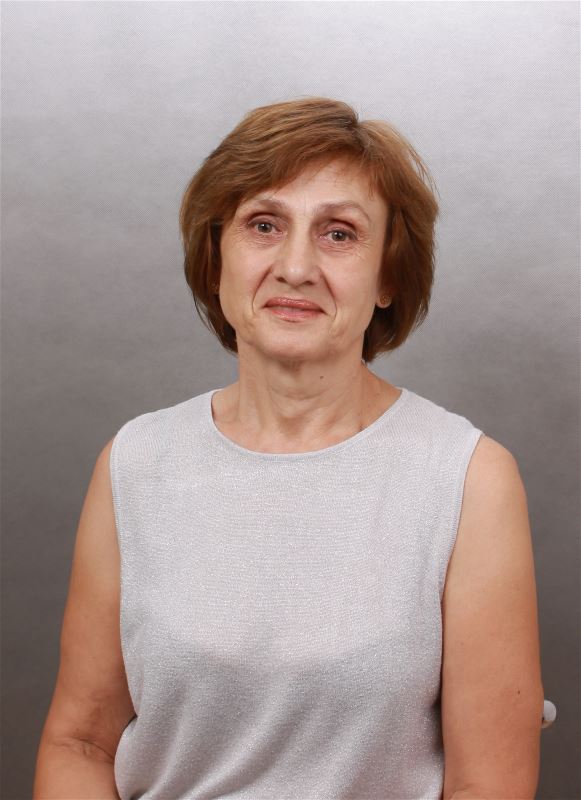 Няня Лариса