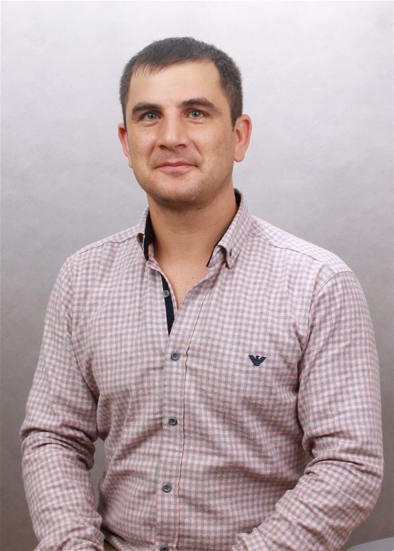 Водитель Анатолий