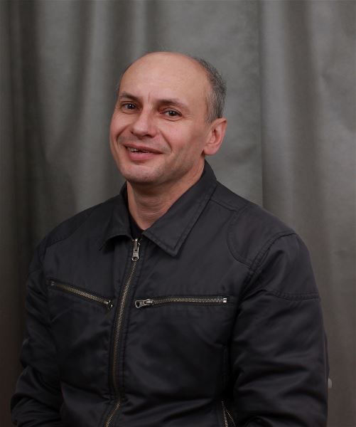 Помощник по хозяйству Олег
