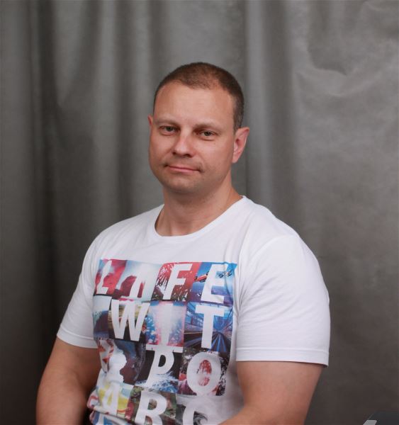 Помощник по хозяйству Константин