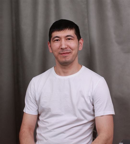 Садовник Баходир