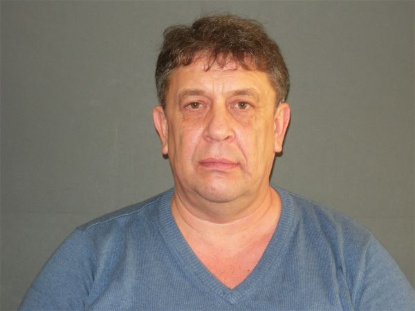 Помощник по хозяйству Виталий