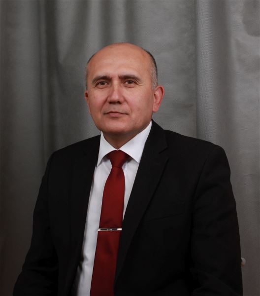 Садовник Улугбек