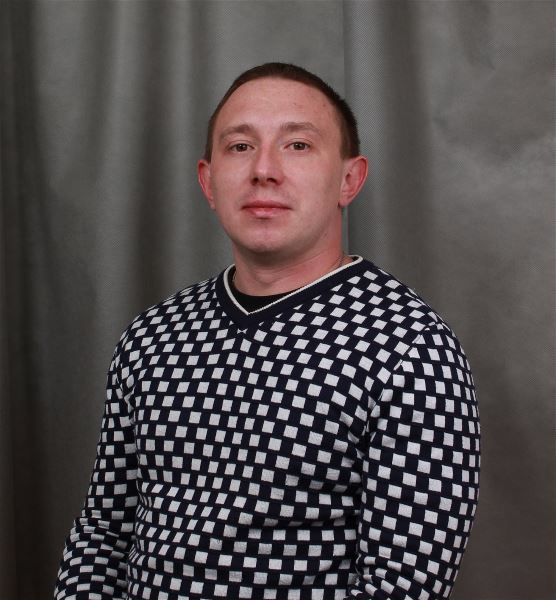 Помощник по хозяйству Денис