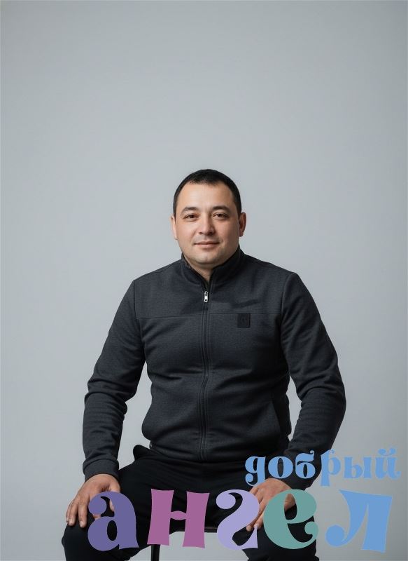 Помощник по хозяйству Виктор