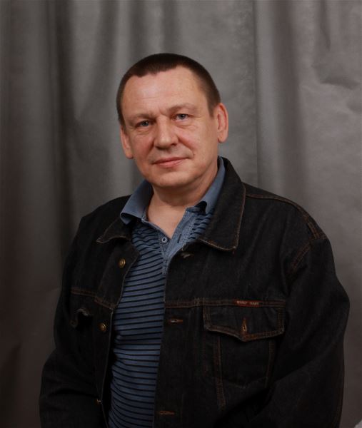 Помощник по хозяйству Олег