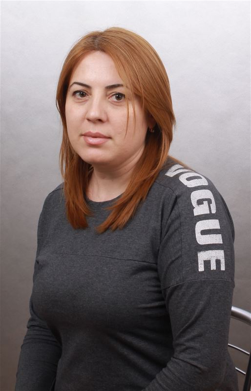 Няня Айна