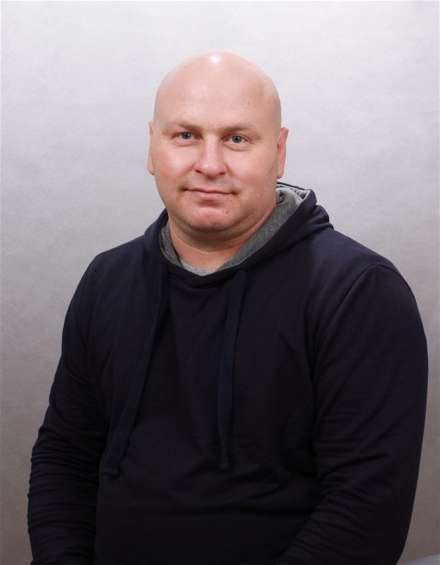 Помощник по хозяйству Виктор