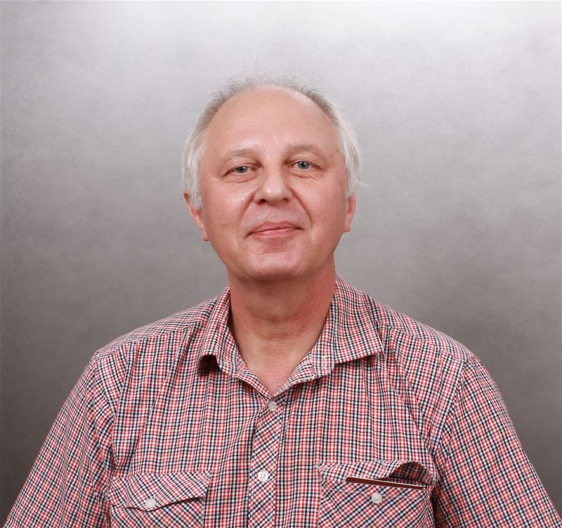 Помощник по хозяйству Николай