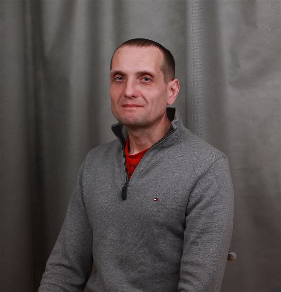 Помощник по хозяйству Олег