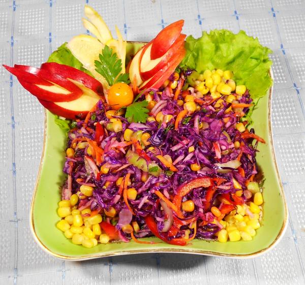 Салат из краснокочанной капусты