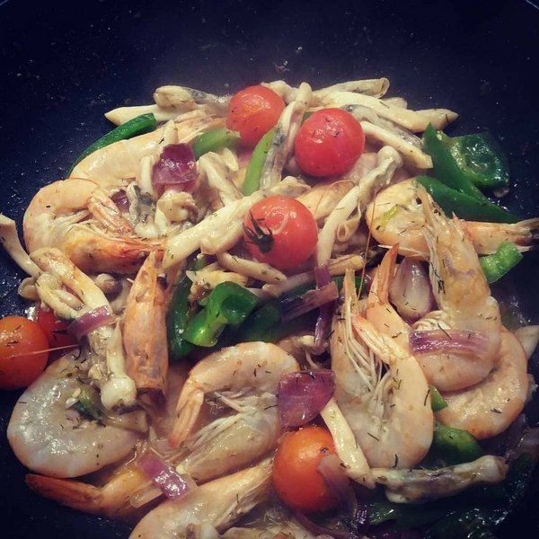 Креветки и кальмары по-Баскски