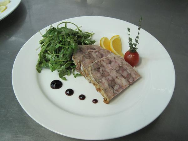 Терин из кролика с рукколой